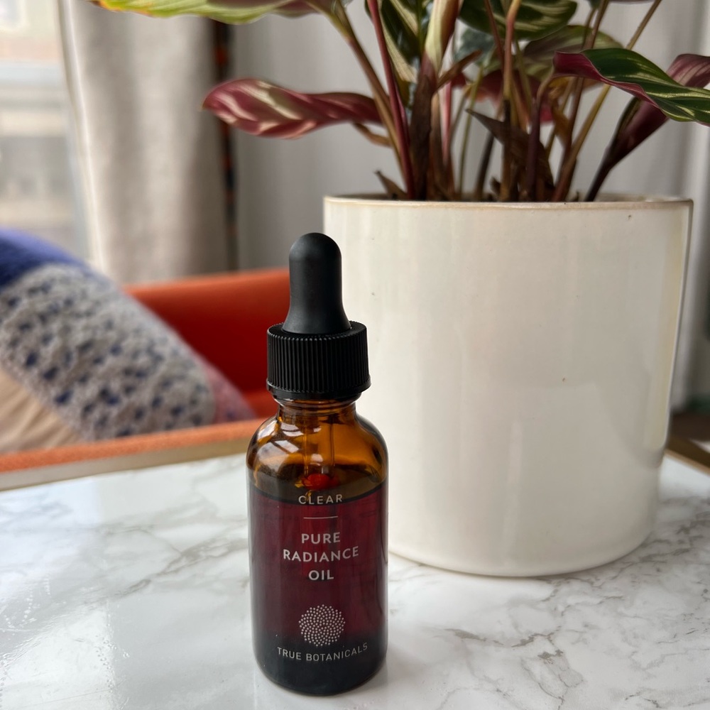 True Botanicals Pure Radiance Oil — Clear